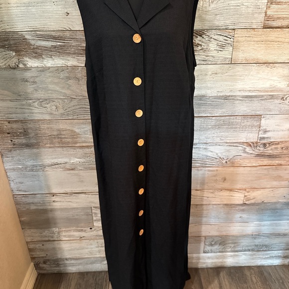 NWT Dressbarn Black Sleeveless Maxi Dress with Button Accents - Picture 1 of 3